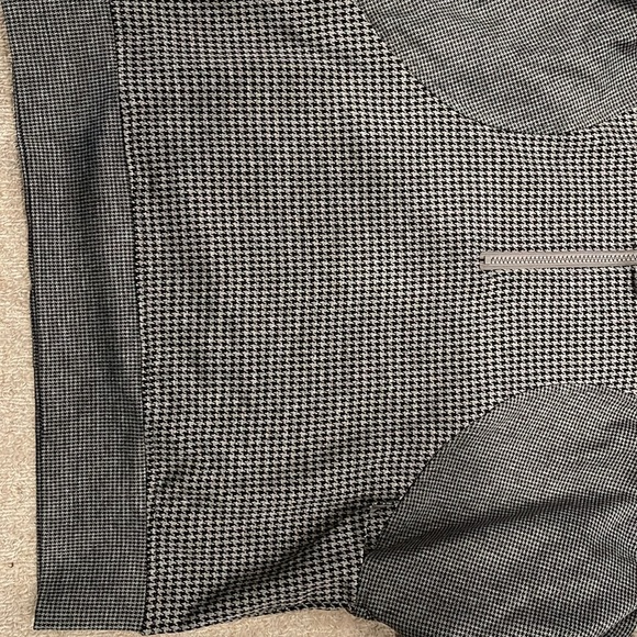 Women’s size small half zip Doe and Rae sweatshirt.  New with tags. - Picture 5 of 6